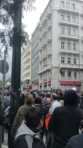 #diadilosi #tembi #syntagma  Ήμασταν πολλοί,ήρεμοι και ειρηνικοί..... Ήταν λίγοι και έτοιμοι να μας επιτεθούν!!!!Έριξαν δακρυγόνα σε άμαχο πληθυσμό !!!! Αυτή είναι η δικαιοσύνη που διατυμπανίζουν!!!!!