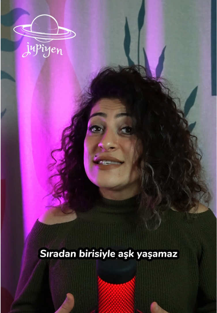 ✨Kaos Ve Yürüyen Ego Burcu...✨ Olay çıkarmaktan ve ortalığı karıştırmaktan asla çekinmezler, sanki çatal bıçakla değil de eleştiri ile yemek yiyormuş gibi olaylara damga vuracak konuşmalar yaparlar... #burçlar #burçyorumları 