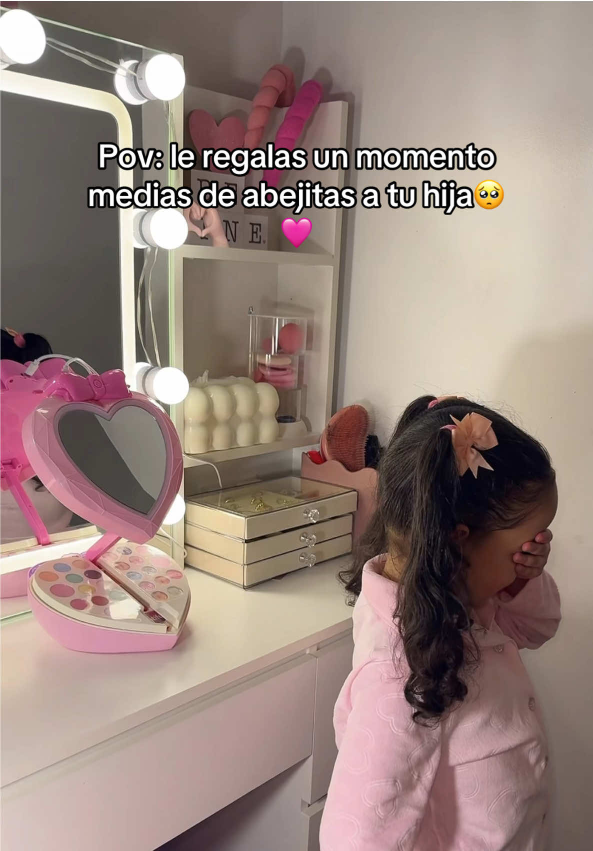 Todo por y para ella 🥹🩷🩷 #fyp #momentomediasdeabejita #happygirl #toysforkids #makeuptoys #magicpink #paratiiiiiiiiiiiiiiii #momlife 