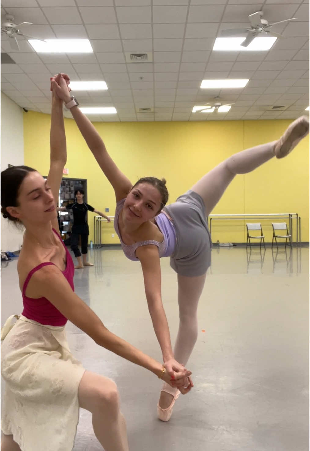 The scream😂😂💀 #ballet #ballettok #ballerina #dance #pointeshoes #ballerinalife #OOTD #outfit #leotard #skirt #outfitideas 