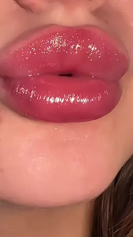 Honey lip gloss, happy day#lanmeierocean #asmrtingles #asmrvideo #asmrcommunity #lips 