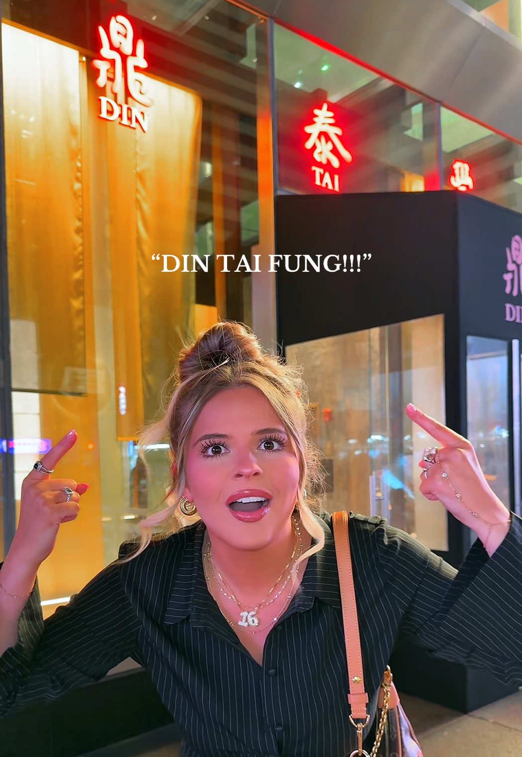 DTF for life🤌🏼✨🗽🥟😋 #dintaifung #newyork #food #nyc #soupdumplings #nyc #dintaifungorder #besties #FoodTok #FoodLover #city #traveltok #college #bama #besties #forthegirls #girls #girlythings 