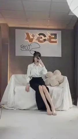 Mặc nguyên set tôn dáng xinh sang lắm ạ#setxinhsangchanh #chanvayxinh #chanvayphoidoxinh #reviewchanvay #setdoxinh #chanvaycongso #chanvaybutchi #bgv #thoitrangnu #thoitrangcongso #xuhuong 