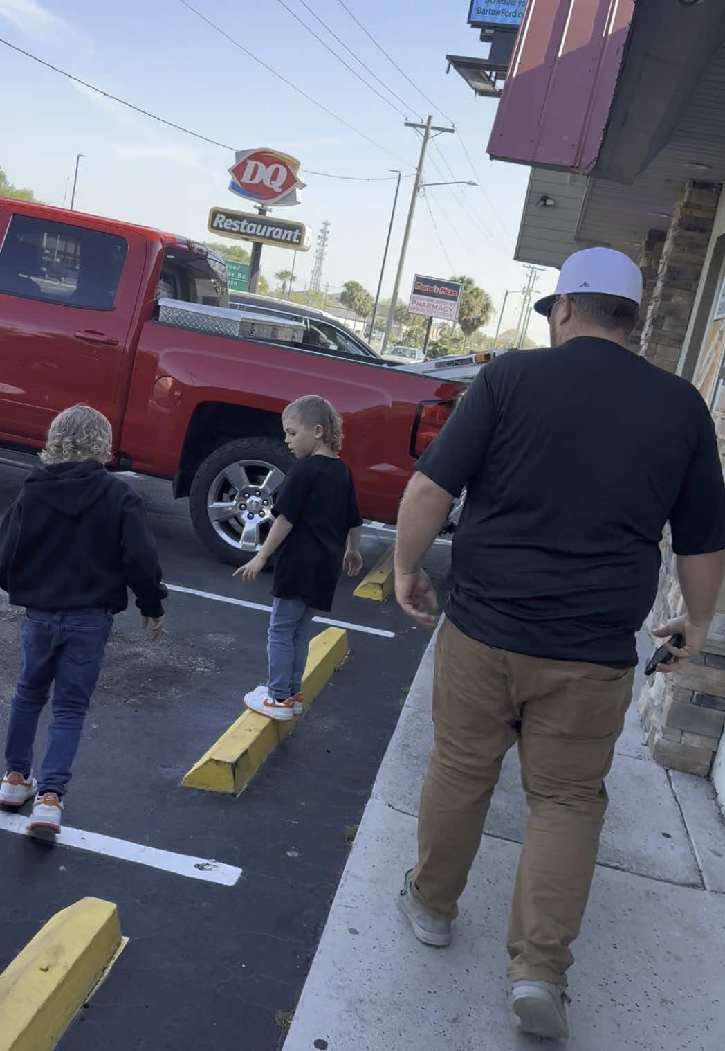 Dairy Queen fridayyyyyy 🍦🥰🫶🏻 #sahm #sahmlife #MomsofTikTok #boymom #parentsoftiktok #sahmsoftiktok #eveningvlog #eveningroutine #dairyqueen #dairyqueenfriday 