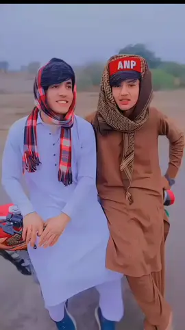 #پہ داسے عشق شے مے مجنون کے#viralvideo #foryoupage @11 22 Hashim @H KARWANSAQI 22 @Sharif Khan