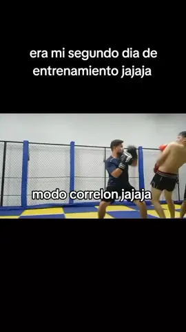 no dejo de seguirme hasta golpearme y si me pegó 🥴 #superstar #fy #UFC #random #padre #foryou #fy 