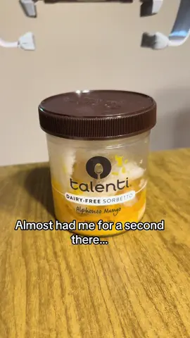 This talenti gelato lid was pretty much frozen shut for a year #robotwist #automaticjaropener #jaropener #talentigelato #robotwistelectricjaropener #talenti #lidopener #tool #gadget #tiktokmademebuyit 