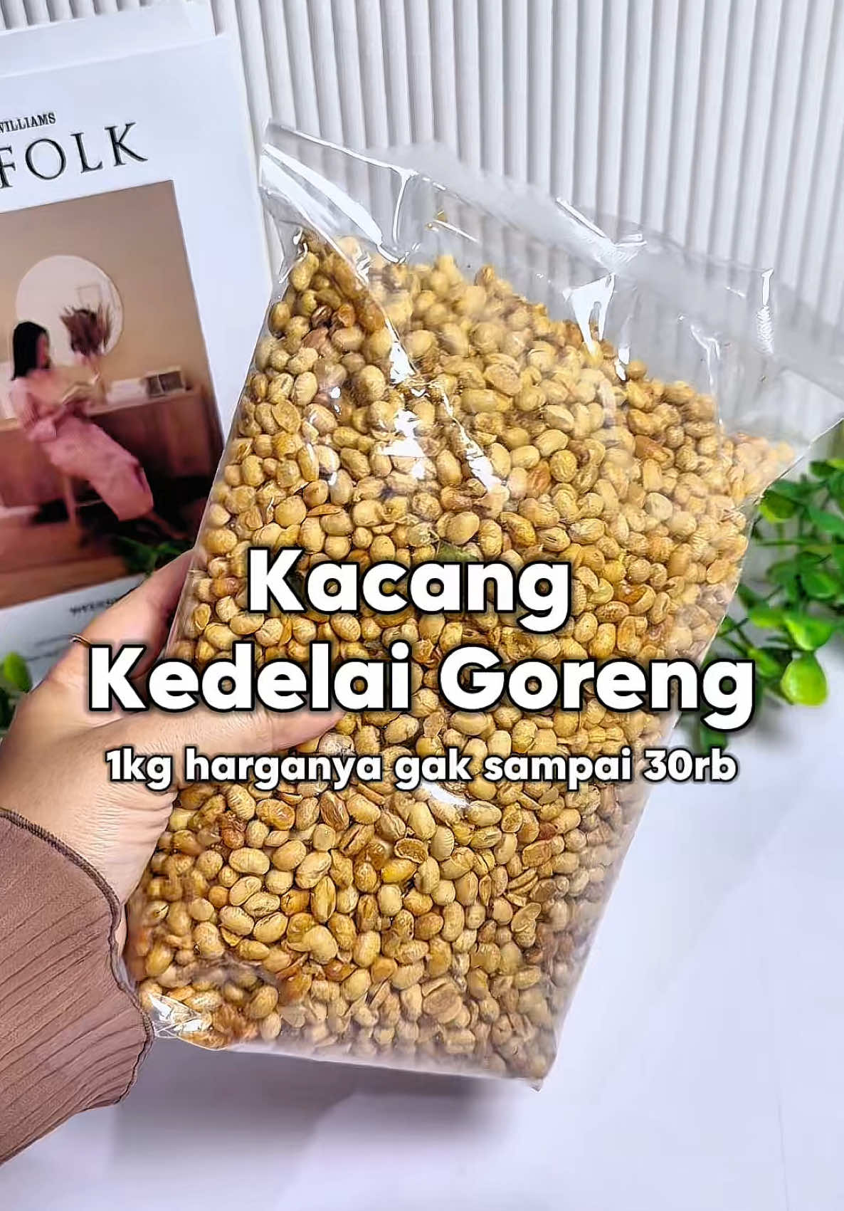 Kacang Kedelai Goreng lagi promo 1kg gak sampai 30rb #kacang #kacangkedelai #kacangkedelaigoreng #kedelaigoreng #snacklebaran #lebaran2025 