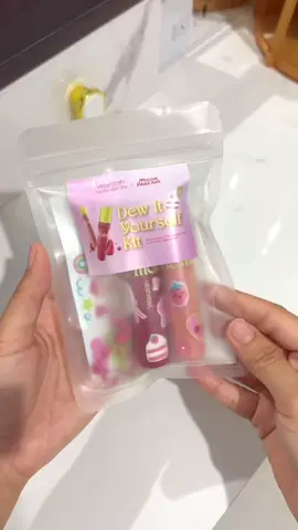 packaging + shade nya gemes bgt 😍 #moistdewtint #wardahdewytint #liptint #DIY #foryou 