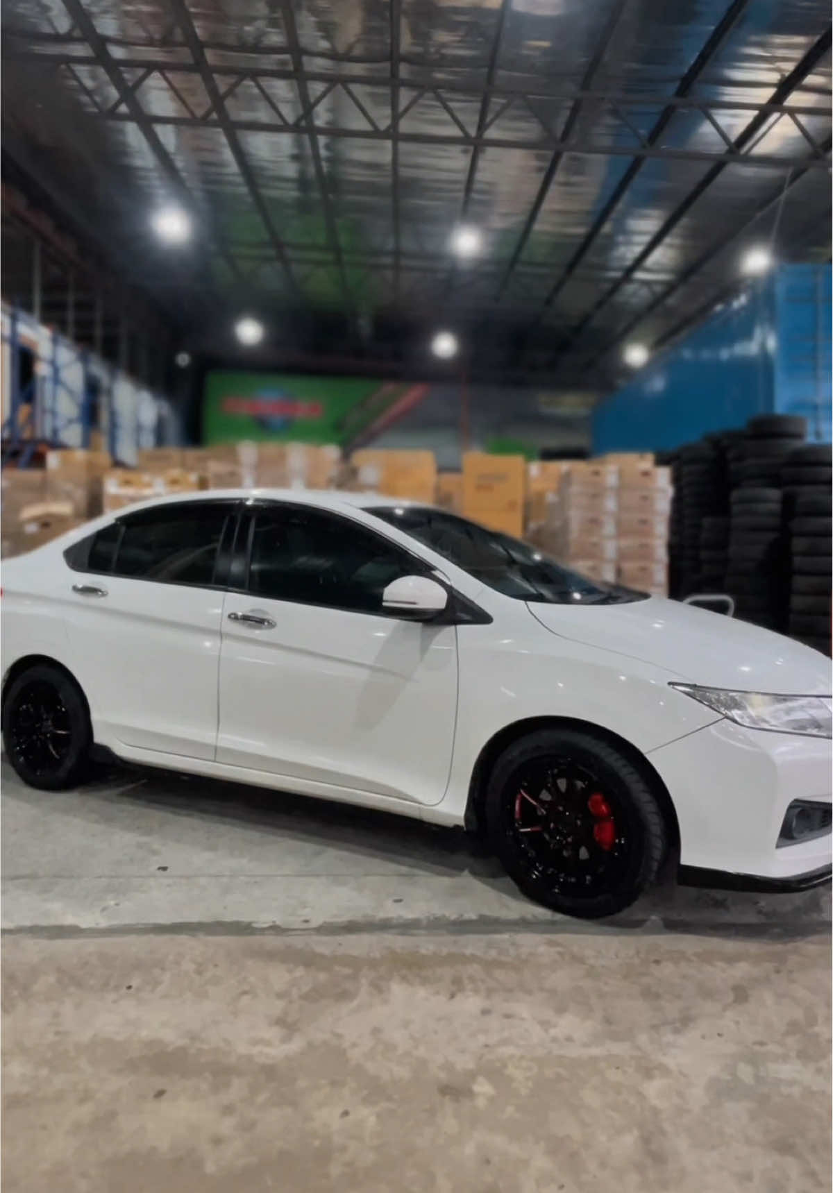 Nak less 10% boleh roger roger Bos yo di Sengkong tyre🤟🏻🔥  #sengkongtyreautoservice #bossyosengkongtyre #sportrim 