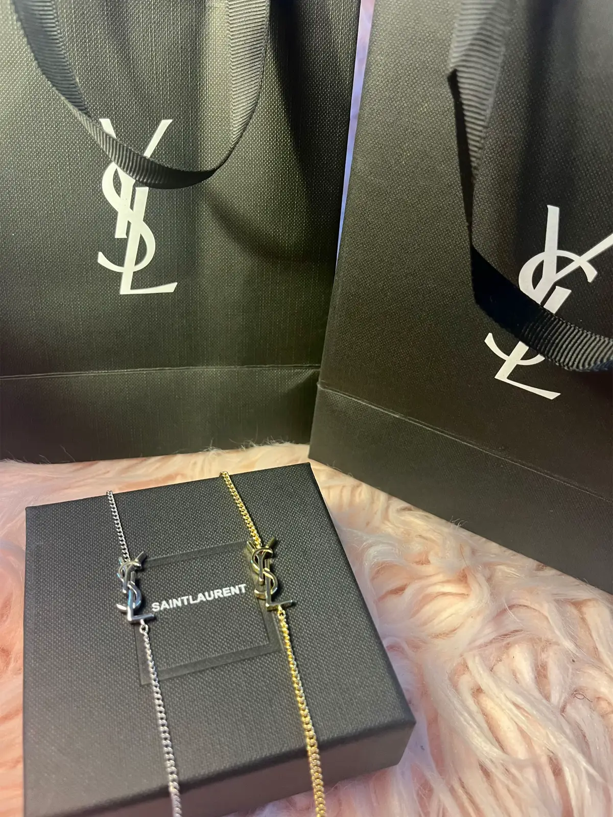 Check our bio for more affordable finds 🛍️🖤 #affordable #matchingcouple #couplebracelets #couplejewellery #handbagscollection #luxuryitems