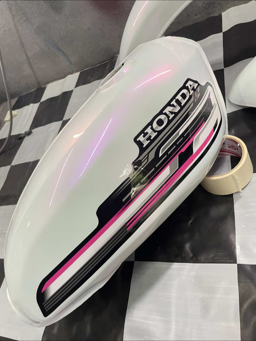Putih effect pink bolo ☺️ #repaint  #repaintmotor  #repaintvelg  #cbindonesia  #icikiwir  #indragirihilir_riau 
