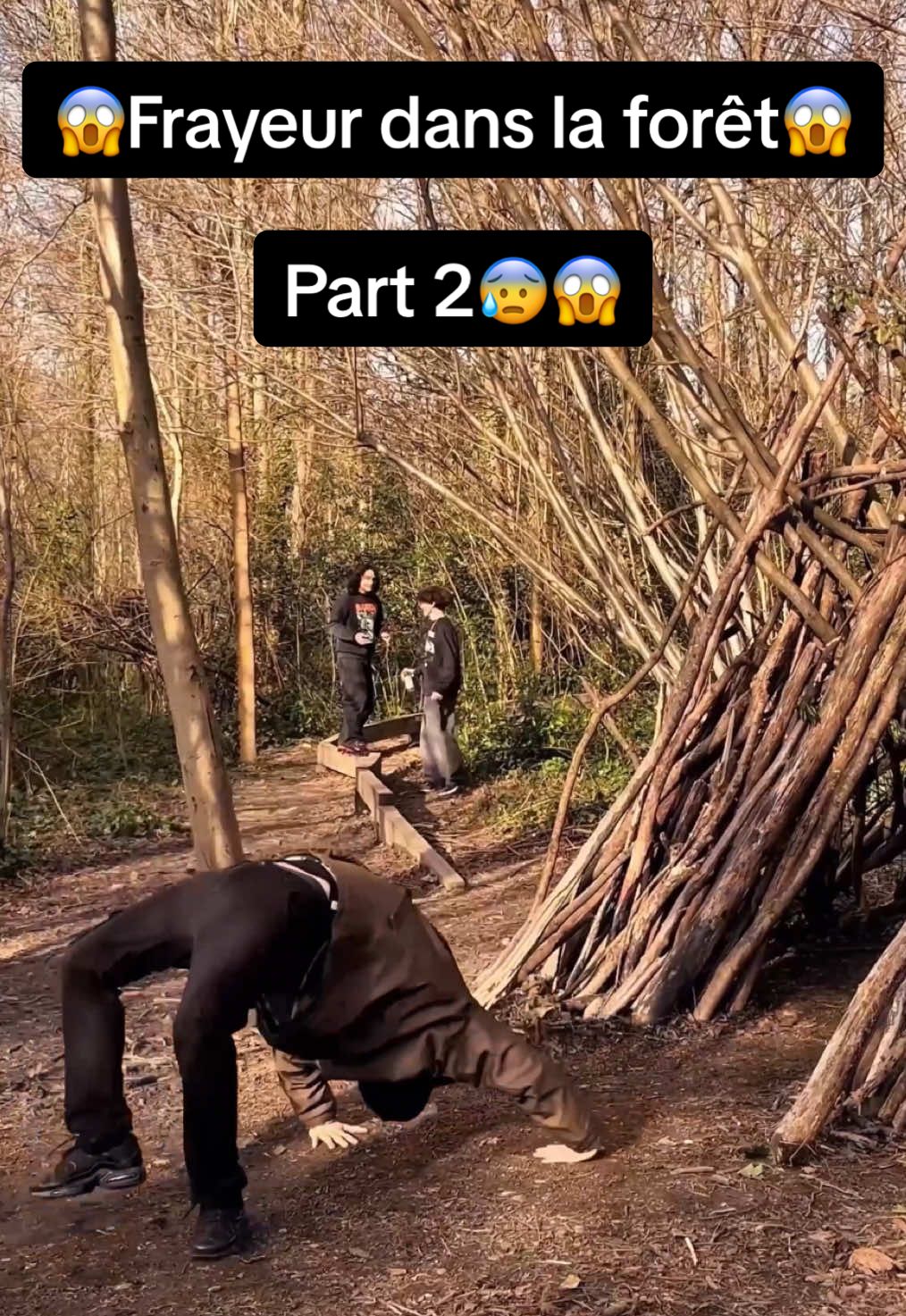 Frayeurs dans la forêt | Part 2 😰😱 #thewalkingdead #strangerthings #peur #danse #performance #reaction #cameracachée #prank @The Walking Dead 