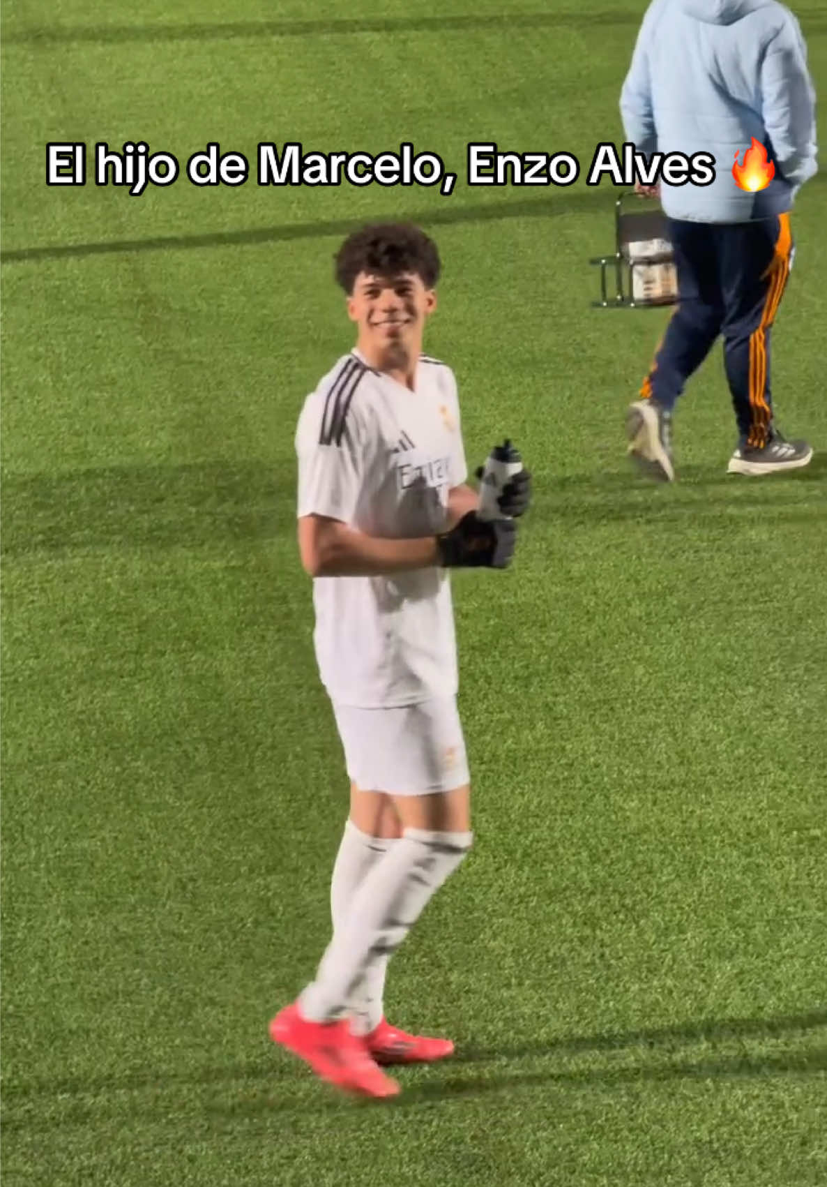 Futuro crack. 🤍🔝 (Enzo Alves on IG) #risingballers #futbol #4u #fotballtiktok #fut #fifa #Soccer #footy #enzoalves #marcelo 