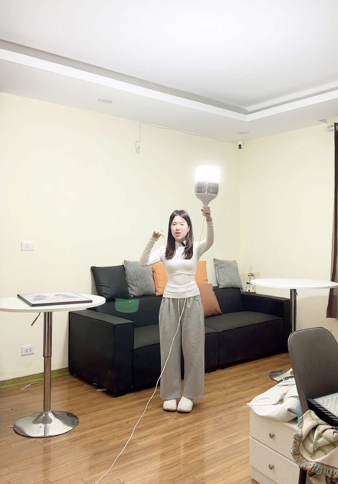Nhà bạn sử dụng bóng đèn gì ,nhà tôi sử dụng bóng đèn 150w #denmino #bongden #bongdenled #bongden150w #bongdencaocap #bongdenledsieusang #xuhuong #xuhuongtiktok 