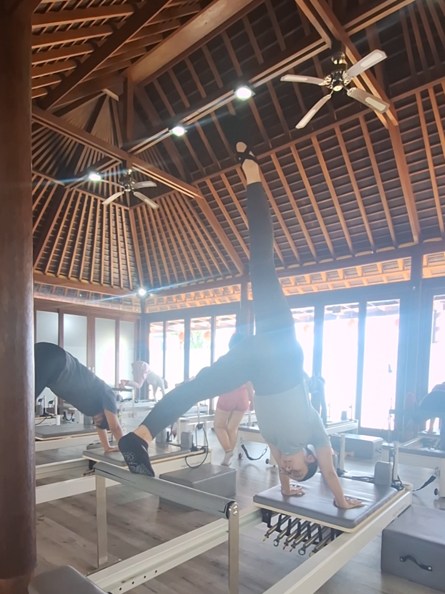 Burn It Out Class 🔥 trust me, it was sooo much harder than it looked 🫡 @apluspilates  #pilatesclass #kelaspilates  #reformerpilates #pilatesdenpasar #pilatesdibali  #pilatesworkout #pilates #workoutmotivation 