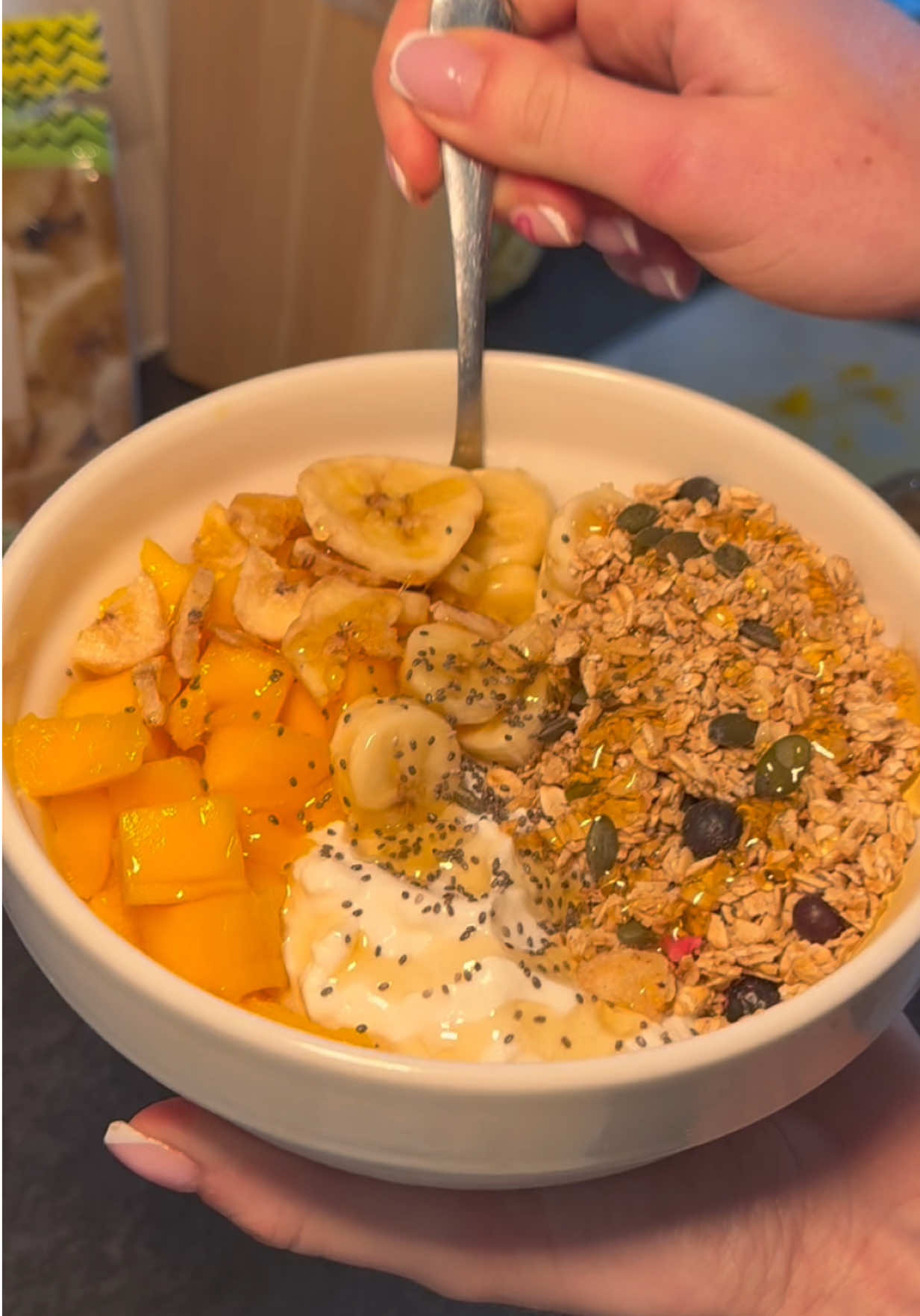 does anyone else hate big spoons?😭🥄the yogurt bowl obsession is REAL🥣🥭🍌 #yogurtbowl #sweettreat #mealprep #snackidea #cookwithme #healthyrecipes #easymeals #CapCut 