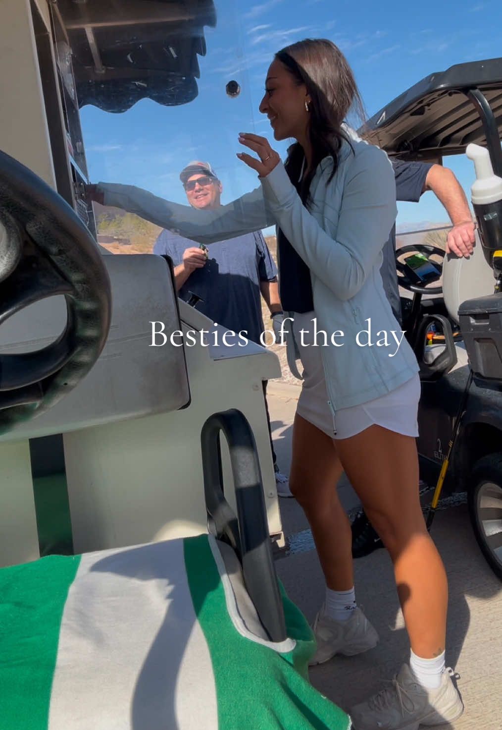 They became my besties⛳️🫶🏼 such fun golfers  #golf #golfing #golftok#golfer #mengolfthings #golftiktok  #vegas #lasvegas #bevcart #cartgirl #sport  @ATHLETA @lululemon 