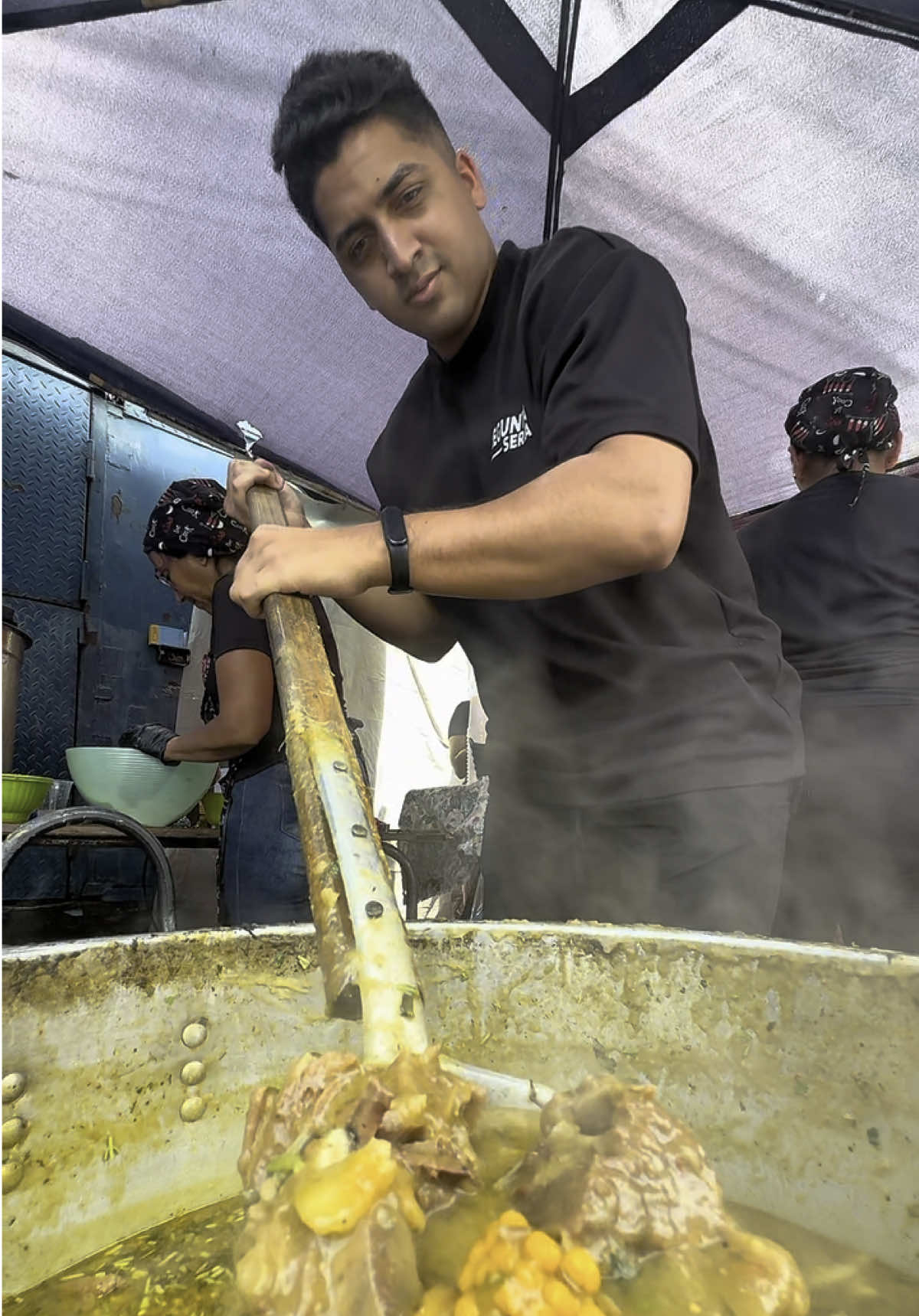 Buscando la mejor sopa de Caracas cap 1 Esta vez con Kelvyn y la Preguunta Sería es ¿Vendrías hasta petare por esta sopa? #venezuela🇻🇪 #preguntaseria #kelvynpadilla 