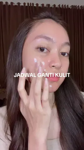 ternyata beneran ya pake yoghurt di muka bisa bikin cerah?!  #Skincareroutine #Peeloffmask #YogurtPeeloffmask #viral #fyp #FavBeauty 