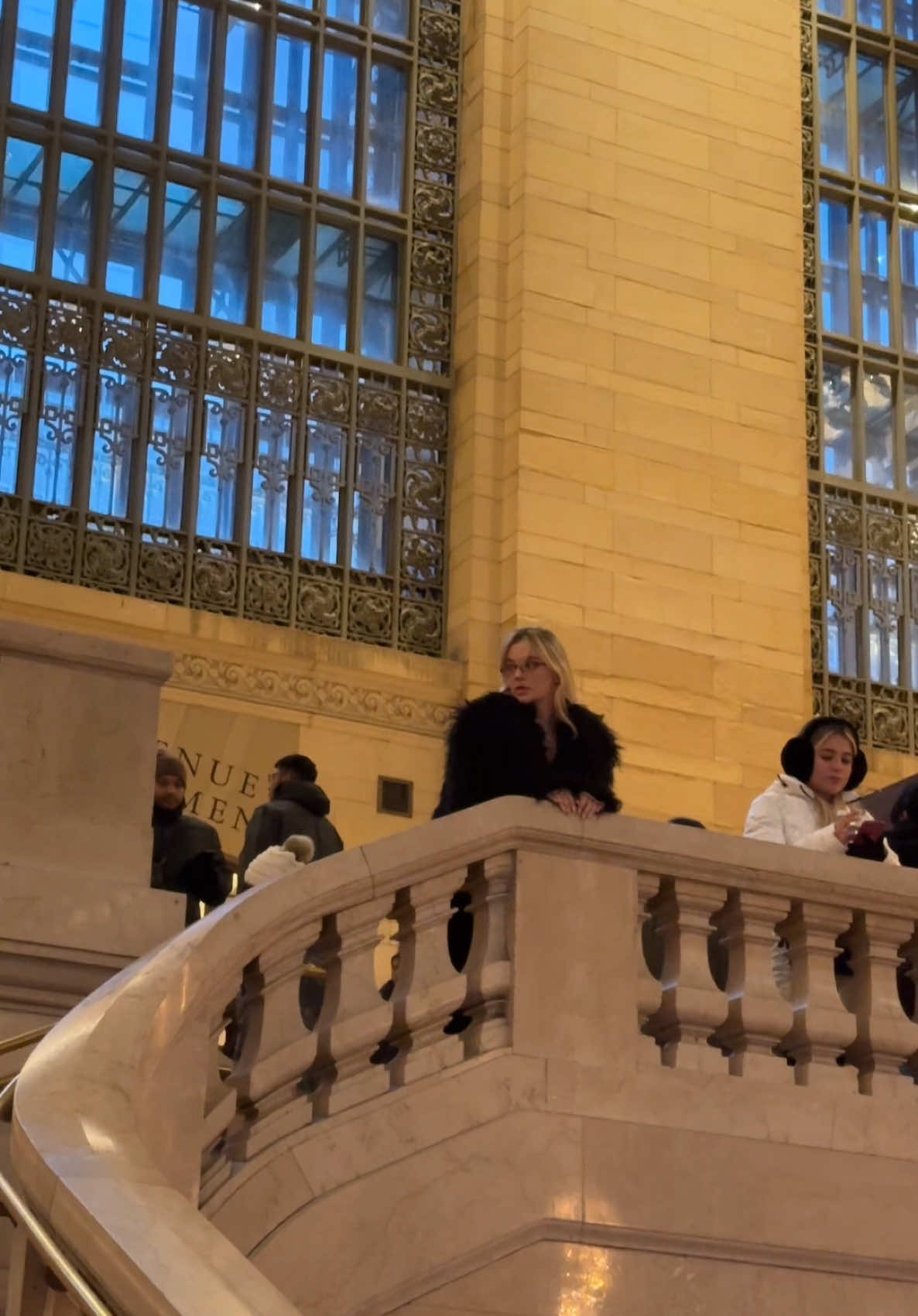 💬Spotted: S Back in the City  #GossipGirl #SerenaVanDerWoodsen #GrandCentral #NYC #UpperEastSide #Spotted #XOXO #FashionReels #NYCStyle #CityLife #NYCInfluencer #ManhattanVibes #RecreatingIcons 