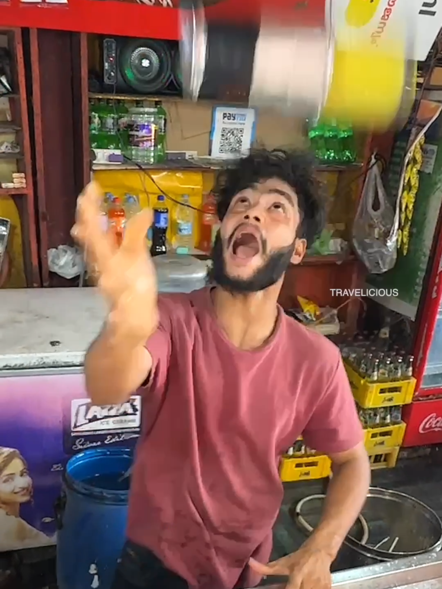 Angry Bartender’s Crazy Pineapple Juice-Making Skills!- Indian Street Food 📍 Kochi in India (kuluki) 💵  Price 50 Rupee #juice #indianfood 