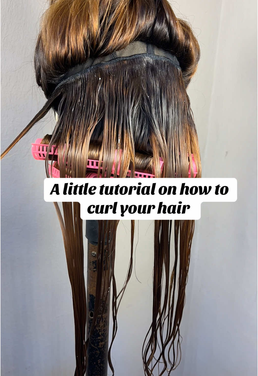 A little tutorial on how to curl your hair ✅ #heatlesscurls #hairstylistsoftiktok #tutorials #nigeriantiktok🇳🇬 #hairstyling #trendingsong #hairtok #stylingtips 