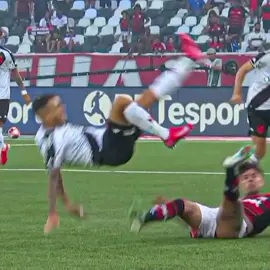 PULGAR COLOCANDO O COUTINHO NA CHAPA. 🔥🔴⚫ #erickpulgar #philipecoutinho #flamengo #vasco #futebol 