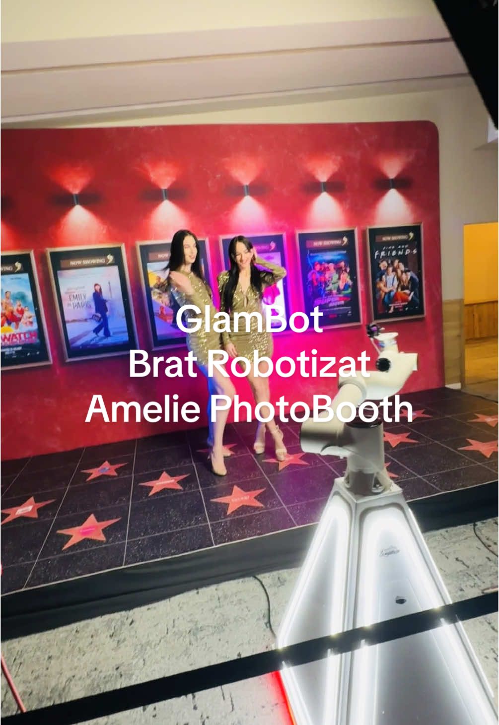 ✨ O noua experienta in materie de cabina foto! Bratul robotizat Amelie GlamBot! ✨
