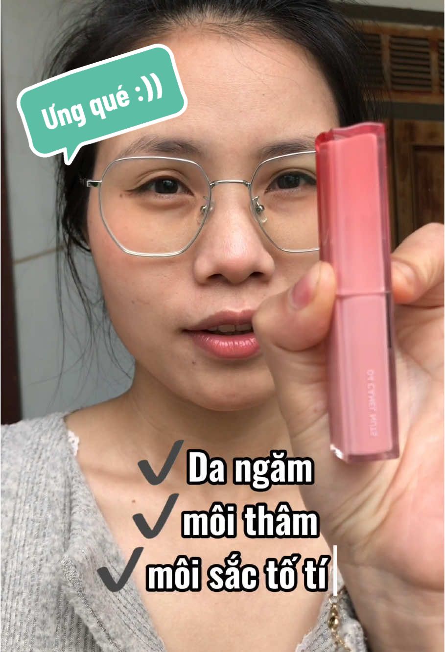 Romand sheer tint 04 : Không khô môi, không ngả tím, không rẻ 😂 #vuonghang #reviewson #romandsheertintedstick 