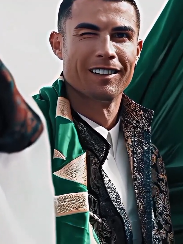 Ramadan to everyone 🫂❤️‍🩹. #Ramadan #mubarak #everyone #cr7 #trend #tiktoktrending s#fyp #football #cristianoronaldo #ronaldo 
