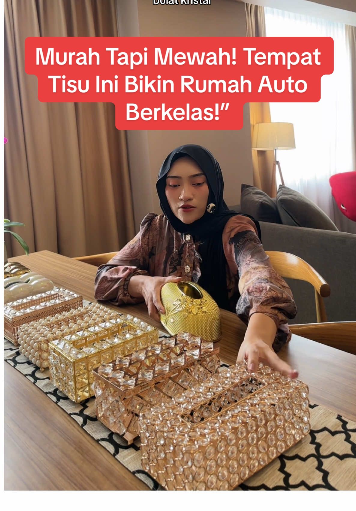 Tisu Masih di Bungkus Plastik? 😆✨” Jangan biarin meja kece malah rusak gara-gara tisu berantakan! Saatnya upgrade ke tempat tisu sultan yang bikin rumah auto estetik & mewah! ✨ ✅ Desain premium, bikin meja lebih elegan ✅ Cocok buat ruang tamu, meja makan, & kamar tidur ✅ Tisu lebih rapi, tamu lebih terkesan ✅ Harganya tetap ramah di kantong! Detail kecil kayak gini yang bikin rumah makin berkelas! Cek sekarang sebelum kehabisan! 😍 #tempattisu #kotaktisu #tempattissue #tempattissueestetik  #wibgajian #Gebyarbelanjafebruari #cuantanpabatas #ramadanekstraseru 