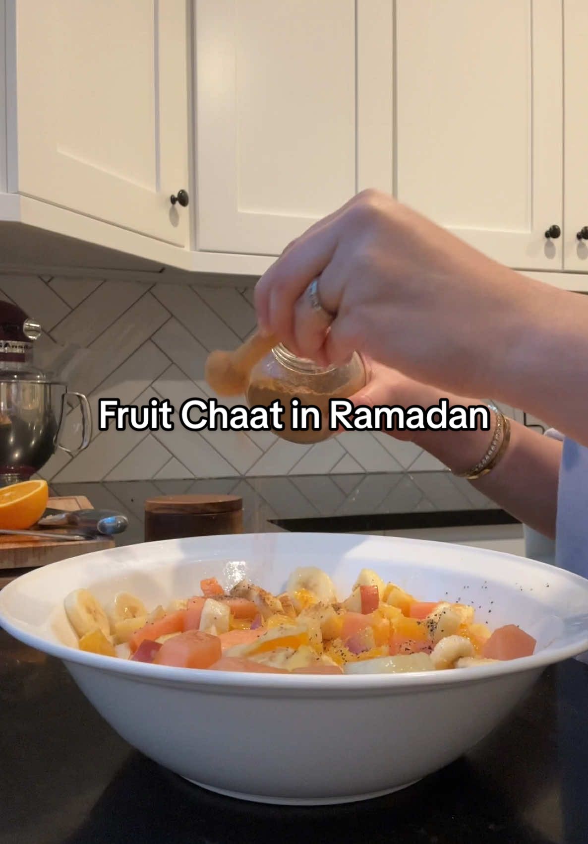 Raise your hand if you’re the designated fruit chaat chef of your family 🙋🏻‍♀️ #ramadan2025 #desifood #iftarrecipe 