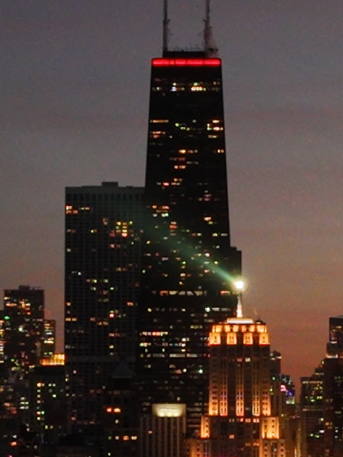 city lights after sunset #chicagoillinois 