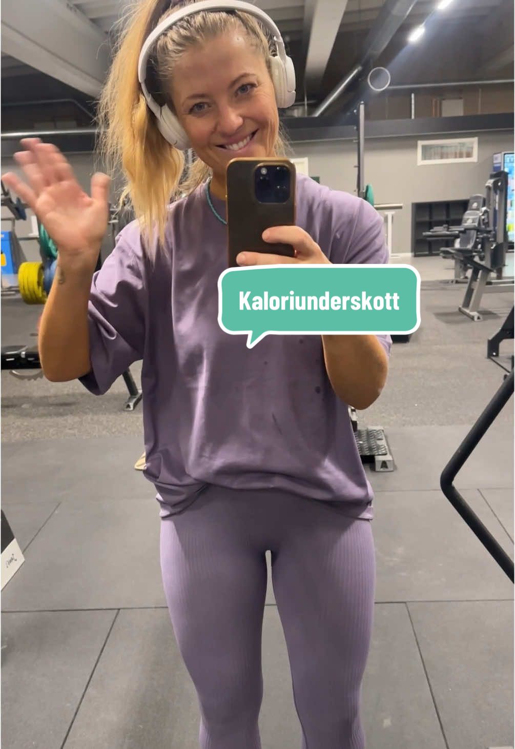 Dags att tona kroppen inför sommaren tillsammans med coachen @Karoline Pettersson 💜💜😍 Hon har hjälp mig med kost & träningsschema, ett litet underskott så att jag ska gå ner mina sista kilon på rätt sätt inför sommaren. Dom sista kilona är också dom svåraste så känns bra att få hjälp💜 #kaloriunderskott #highprotein  #viktnedgång 