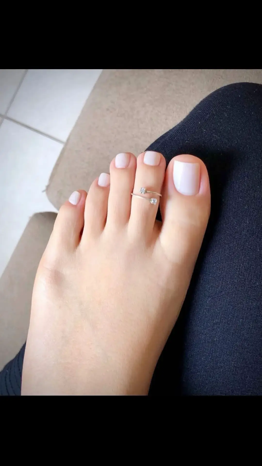 E đến #feetnails #feetnails #chanxinhxinh 