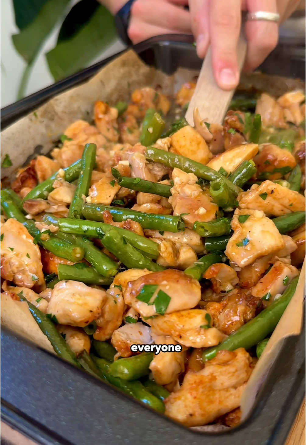 Honey lemon chicken w/ roasted sweet potatoes 🍋🍠🍗 ingredients and macros 👇  You can find the full recipe and over 100 more high protein recipes on my Recipe Portal 🙌  Macros per serve: 53g protein 31g fats 47g carbs 678 calories per serve 💪  Ingredients for 3 servings: 700g Chicken Thigh Fillets 1 Tbsp Paprika 1 Tsp Cayenne Pepper 1 Tsp Garlic Powder 1 Tsp Onion Powder 2 Tbsp Olive Oil 1 Lemon Salt & Pepper 150g Green Beans 50g Salted Butter 2 Garlic Cloves Handful Fresh Parsley 2 Tbsp Honey 600g Sweet Potato 2 Tbsp Olive Oil Salt & Pepper Roasting settings 👨‍🍳  Sweet Potato Cubes 🍠  Oven: 200°C (400°F), 25–30 min, flip halfway. Air Fryer: 200°C (400°F), 15–18 min, shake every 5 min. Diced Chicken Thigh Fillets 🍗  Oven: 220°C (430°F), 18–22 min, spread evenly. Air Fryer: 200°C (400°F), 12–15 min, shake halfway (green beans last 5 mins) #wholefoods #mealprep #highprotein #EasyRecipes #lunchideas #healthyfood #gymfood #healthyfood 