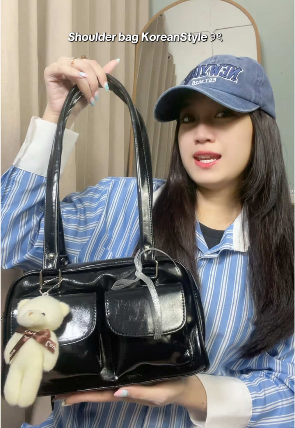 shoulder bag viral yg pernah dipake sama artis korea!! Ini versi localbrand nya. Cakep parahh, cocok bgt buat dipake Lebaran atau sehari hari🫶🏻💗 #taskoreanstyle #taskorea #tasviral #shoulderbag #tasbahu #taswanita #taswanitamurah #sweetsallybag #rayacollection #taslebaran #ramadanekstraseru 