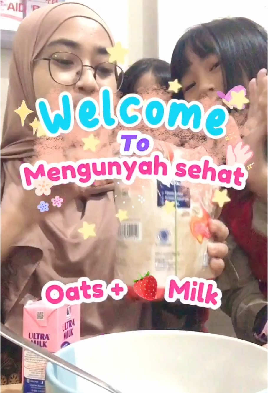 Part 2 🙆🏻‍♀️ #Mengunyahsehat bersama krucil-krucil🤏🏻 Kalo sarapan sama mereka, auto ngiler jadinya satu sendok berbanyak🥹🤏🏻  #oatstiktok #lunchideas #breakfast #gurusd #oatmeal #susustrawberry #foryoupage 