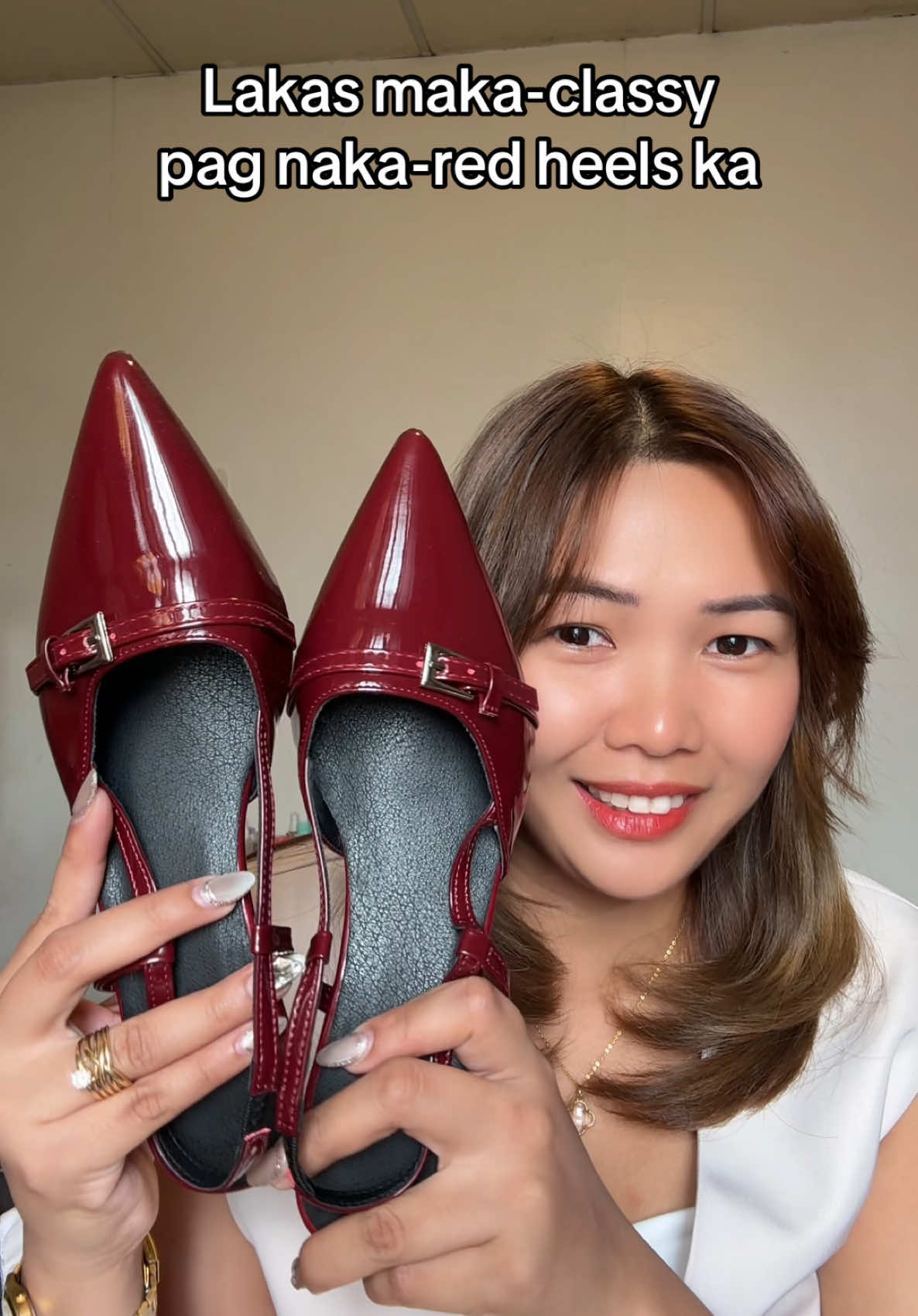 Lakas maka-classy ng ng red heels na to. #redsandals #sandals #sandalsforwomen #classysandals  