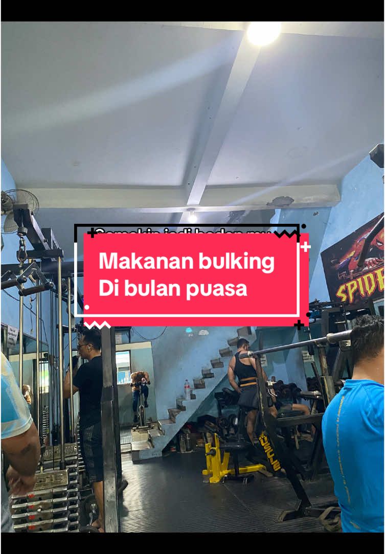 “Jangan biarkan kalori harian kurang! Lengkapi bulking-mu dengan makanan tinggi protein di keranjang kuning atas👆!#bulking#gymmotivation #gym#foryoupage #foryou 
