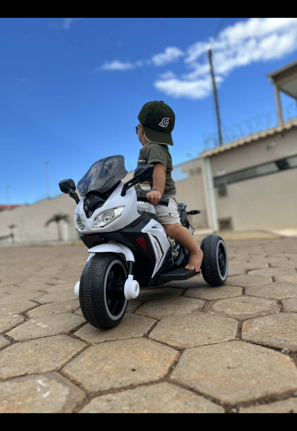 A motinha mais fofo de todas da Shopee e o meu motoqueiro mais estiloso 🫶🏻  #criancafofa #meninoestiloso #meninodemoto #motoshopee