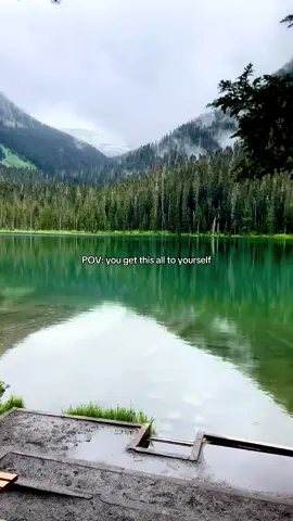 Joffre Lakes 💚 #joffrelakes #lake #canada #britishcolumbia #vancouver #mountains #canadianrockies #clearwater #beautifuldestinations #lakeview #nature #trees #forest #peaceful #travel #Hiking #traveltiktok 