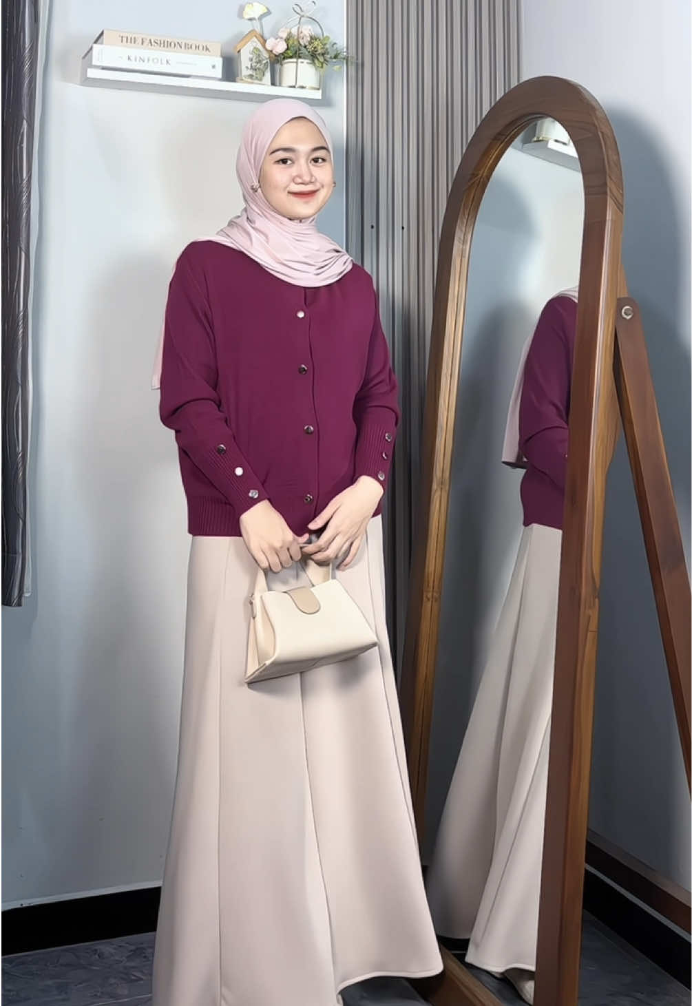 Suka banget kalau pakek rok yang bahannya jatuh🥰#rok #ootdhijab #foryou #live #outfitideas 