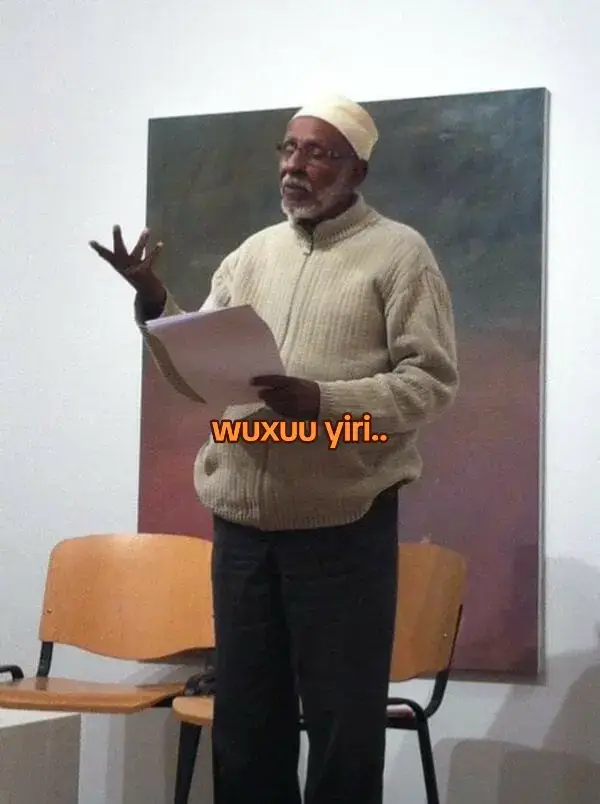 Ayaa talo weyn u baahan.#somalipoetry #somalitiktok #fouryou #fyp 