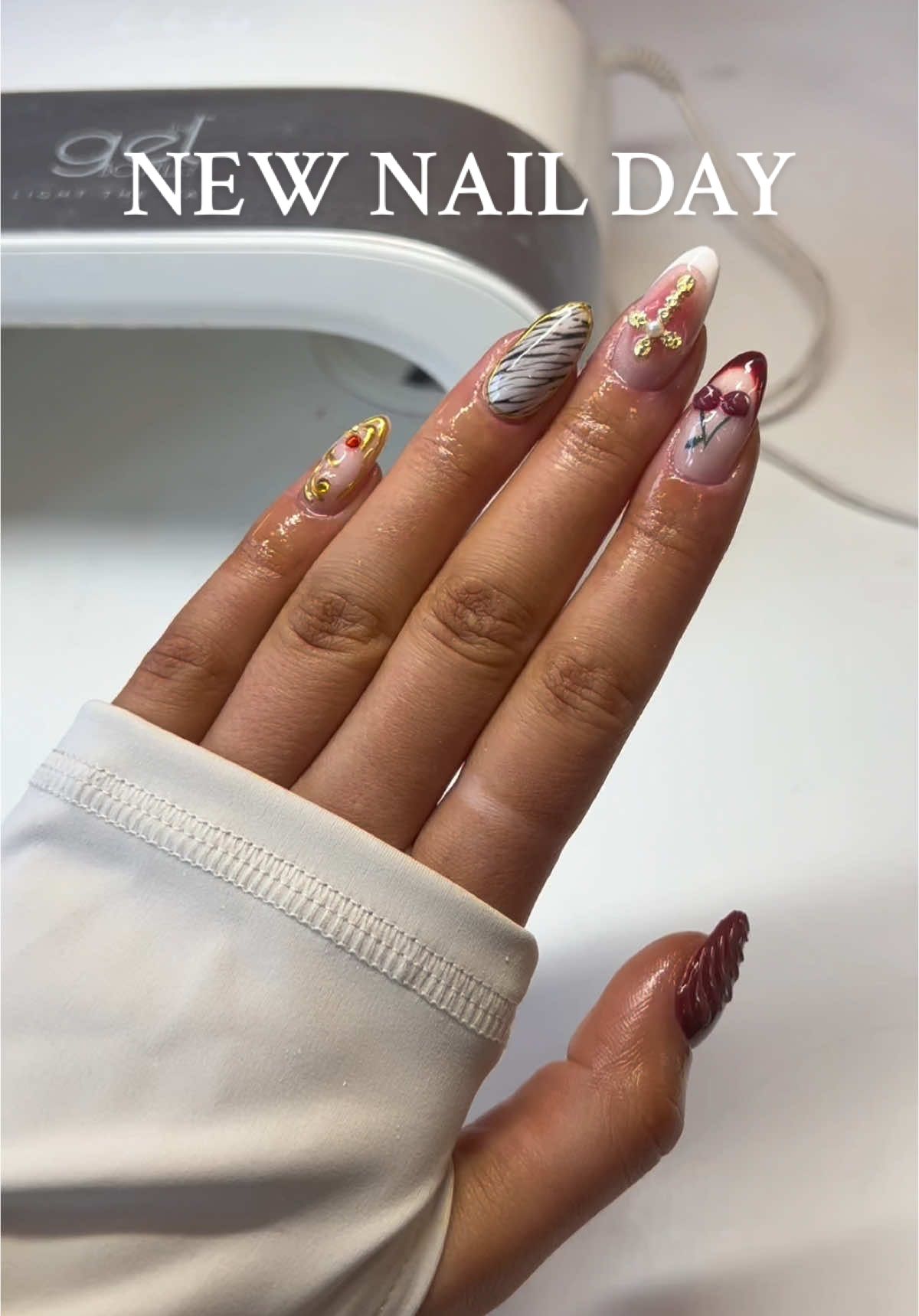 Replying to @JR no this set goes so HARRDDD #fyp #nails #nailart #nailinspo @Nicolaspinks_nails 