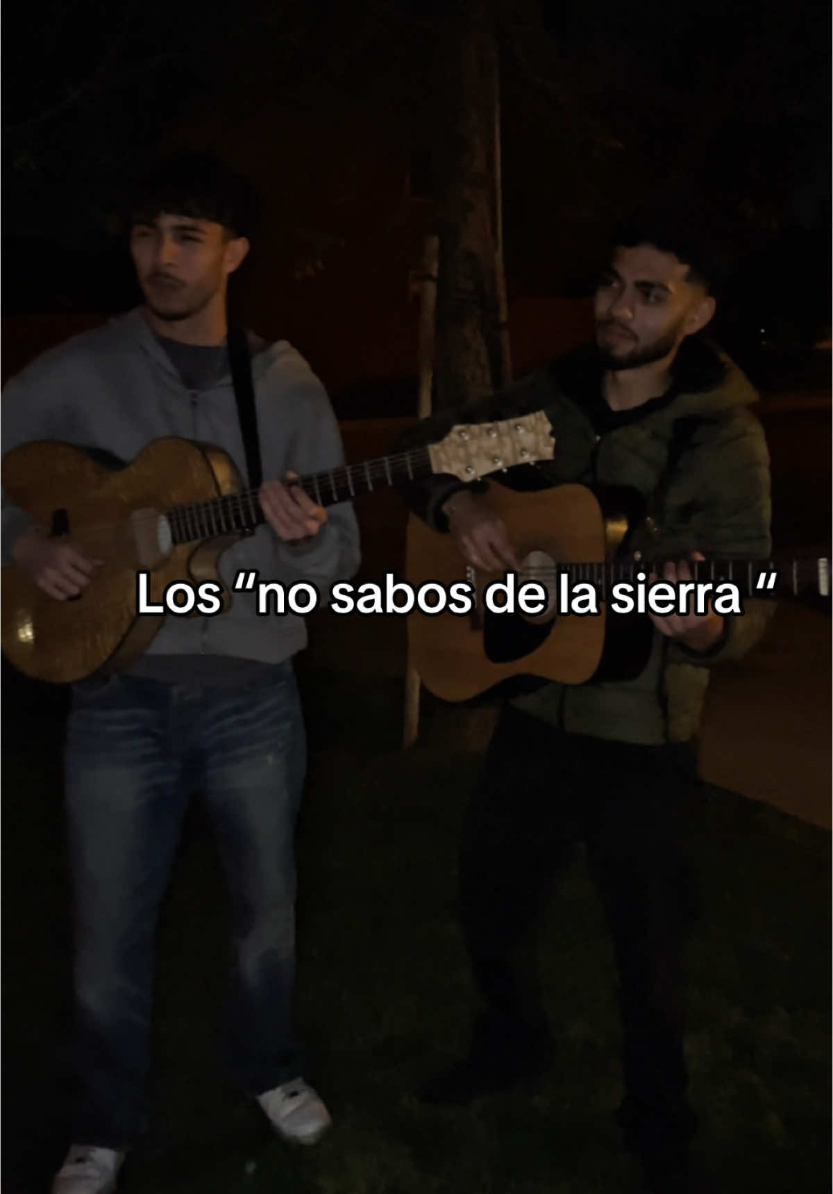 Should have got the mariachi 😂 #grupo #chirrines #guitartok #guitarrista #serenata #serenatas #serenatasorpresa #mexicanmemes #fyp #fypシ #parati 