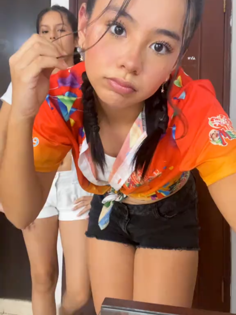@Faby 🫶🏻 #scz #sczbolivia🇳🇬🇧🇴 #carnaval #paratii #paratiiiiiiiiiiiiiiiiiiiiiiiiiiiiiii #fyp #videoviral #amigas #trendingvideo #bailes 