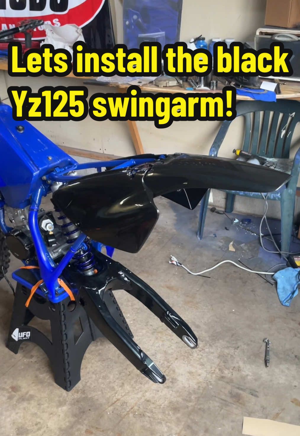 Let’s install the blacked out Yz125 swingarm, ITS SO SICK! 😁🔥  Thanks @stickboy_custom_coatings for getting this thing RIGHT, the blackout swingarm is perfect! 🙏🫡  #darzrt #yz125 #yz125x #yz125💙 #yamaha #2stroke #yz85 #yz85💙 #foryou #fyp 