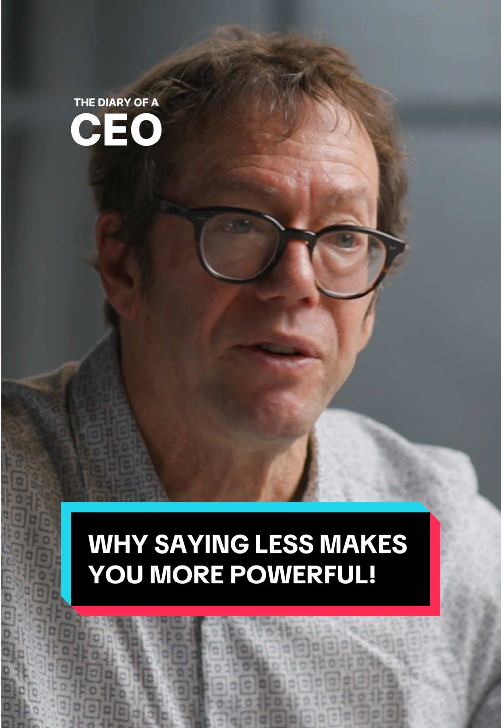 Psychologist Robert Greene explains why the most powerful thing you can do to command respect is to say less? #diaryofaceo #doac #diaryofaceoclips #psychology #respect #socialtips #confidence #socialanxiety #present #presentation #robertgreene